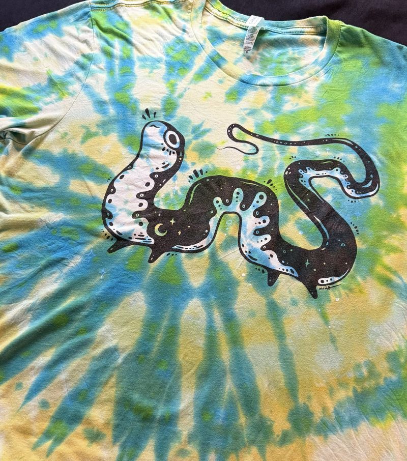 40 • Salamandra • 2XL Unisex Tee