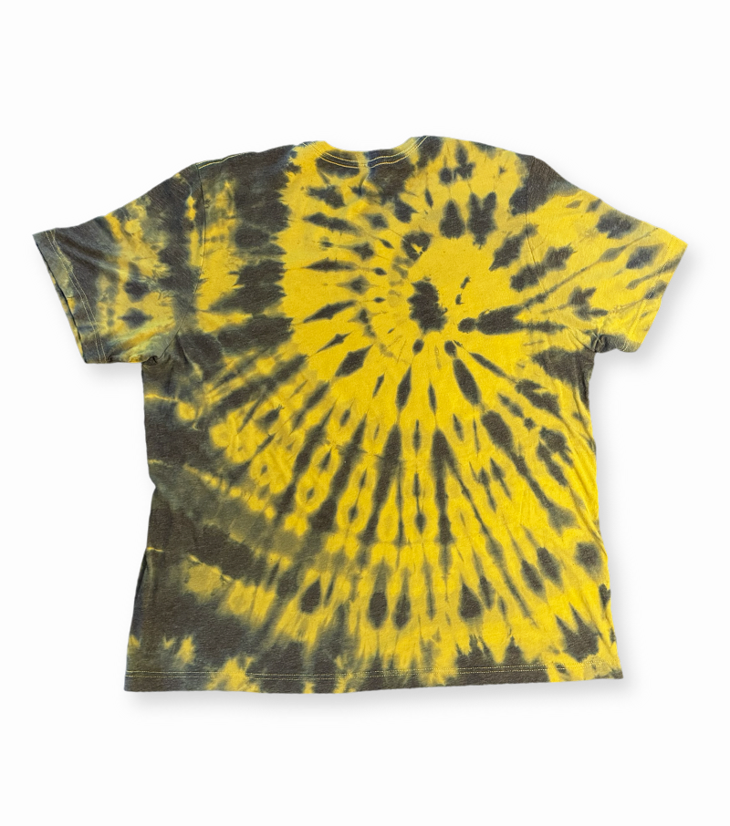 42 • Salamandra • 2XL Unisex Tee