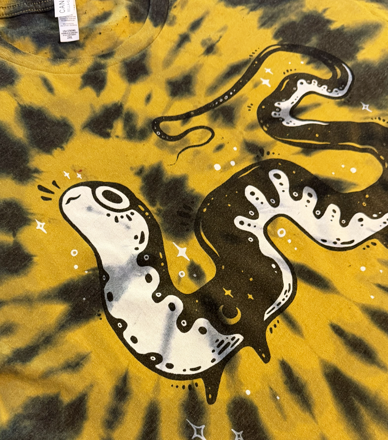 42 • Salamandra • 2XL Unisex Tee