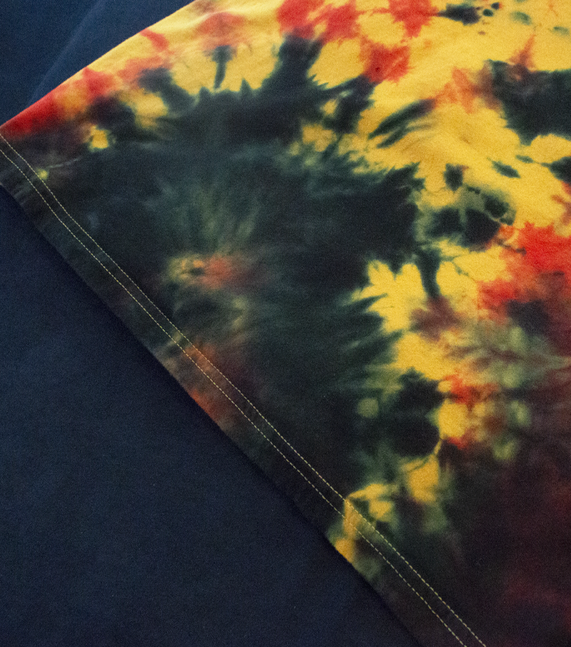 4 • Salamandra • 3XL Unisex Tee